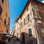 Residenza Paola - 2br Trastevere Apartament *